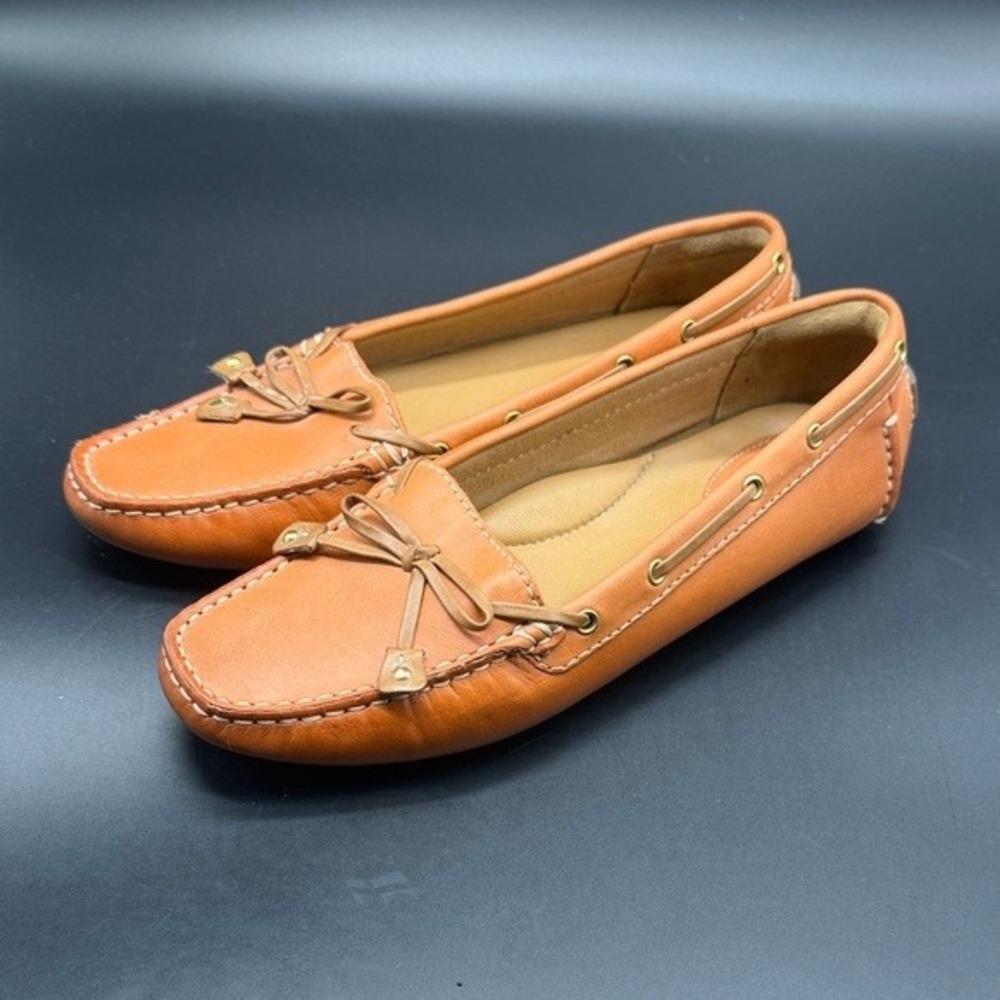 Clarks Women's Tan Leather Driving Moccasins